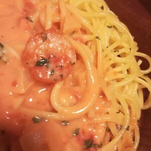 エビのトマトクリームパスタ